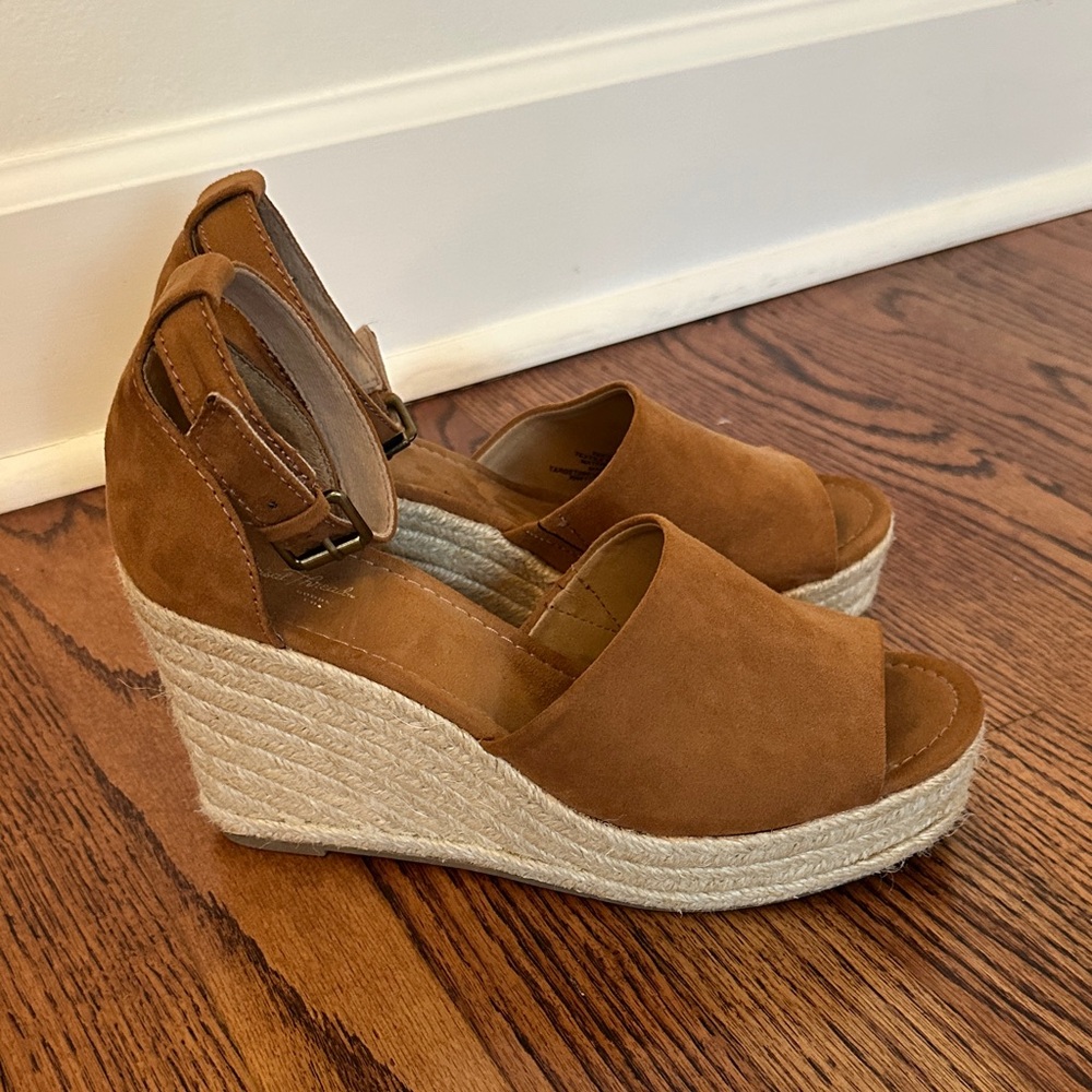 Universal Thread Tan Wedge Sandals